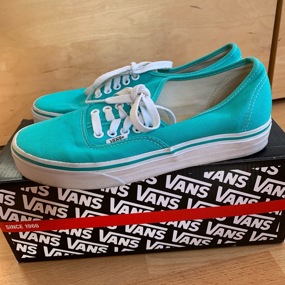 Like NEW Pool Green/White Vans